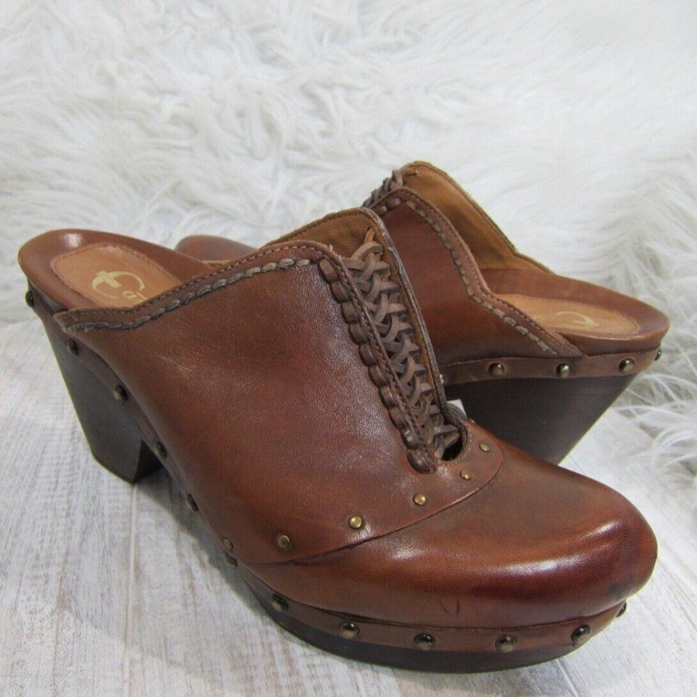 Earthies Freiburg Brown Antiqued Leather Woven Studded Clogs Mules Women's sz. 7